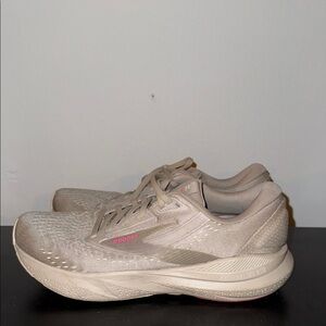 Brooks Women's Athletic Shoes - Cream and Pink adrenaline 24 gets